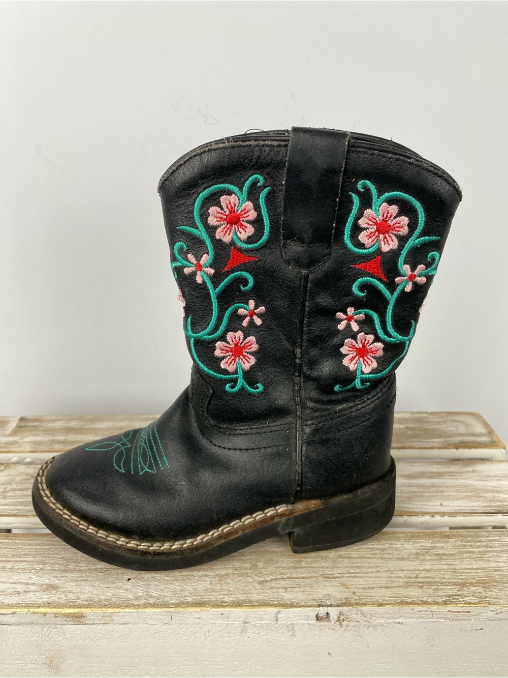 Western black leather cowgirl boots pink and turquoise floral embroidery size 8D